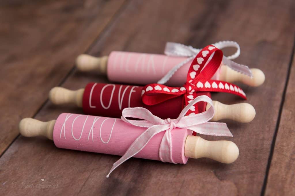 Mini Farmhouse Rolling Pins by A mom's Impression